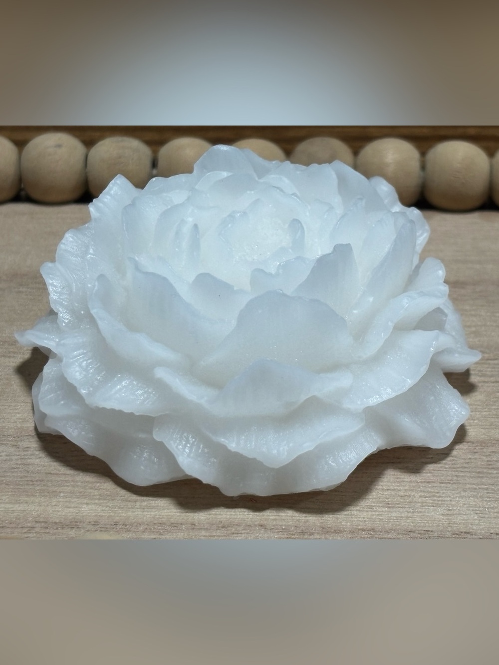 Large White Peony Wax Melt in Papaya Smoothie Scent - Picture 3 of 3